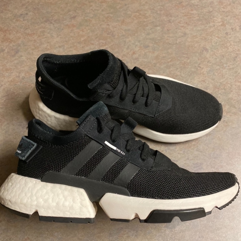 Size 8 Adidas Original PODs